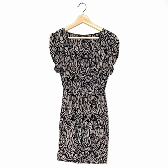 Akiko 100% Silk Printed Mini Dress Surplice V Neck Faux Wrap Floral Tan Size XS - Picture 1 of 14